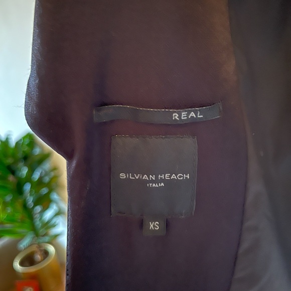 Very gently worn. Slouchy fit. Satin detail collar. Inside pocket. - Picture 3 of 4